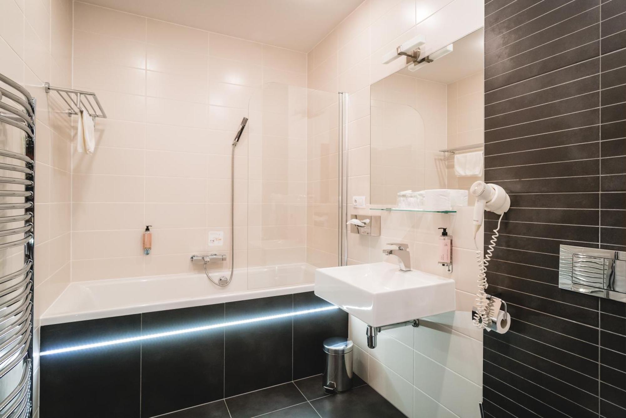 Hotel Turiec Мартин Екстериор снимка